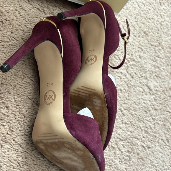 Velvet plum Michael Kors heels - Picture 5 of 6